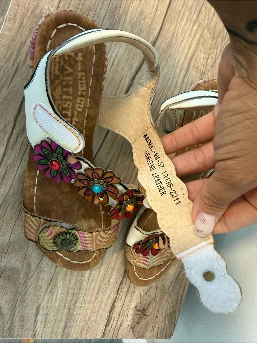 Women's Floral Leather Sandals in Multicolor Size 37